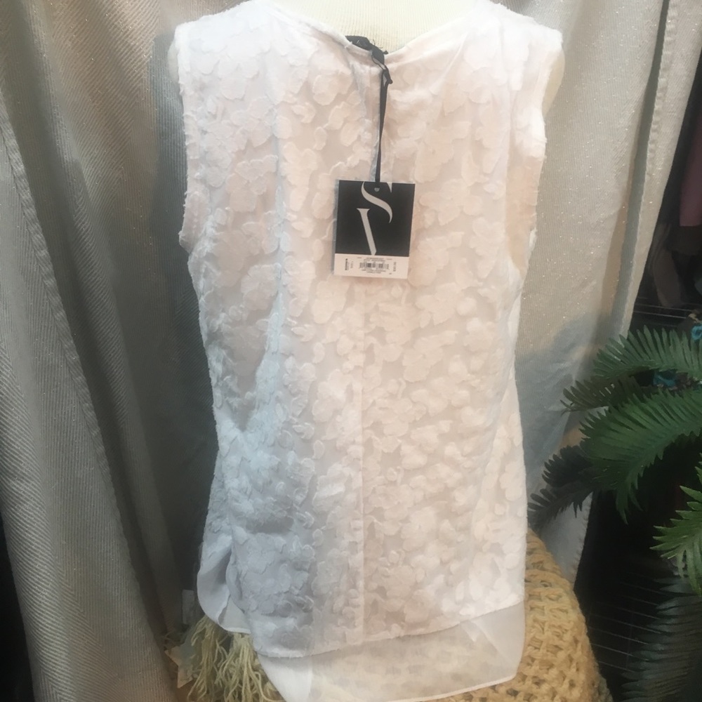 NWT Simply Vera Wang Sleeveless Lace Top
